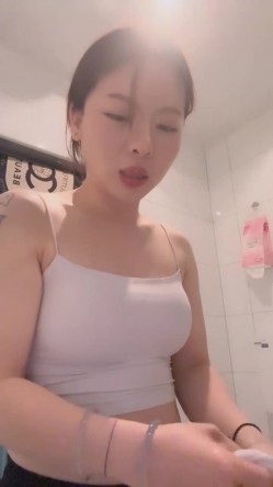 【陪我沦陷】超骚欲姐，极品美乳，户外裸奔，车震无套狂干，白花花的肉体尽情玩弄，推荐！ 截图13