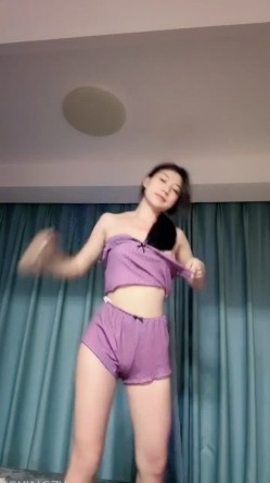 气质御姐【新人桃子】丝袜高跟性感淫纹，骑坐假屌抠穴喷水 截图1