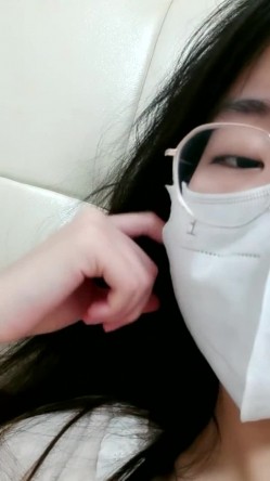 新人~正宗学生妹【清纯少女可可酱】极品美乳~，露脸一看是真年轻，清纯外表，掩盖不住好身材，小骚逼 截图15