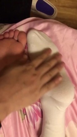 高冷女神被同班小伙多次套路MJ丝袜 道具 制服各种玩弄 截图7