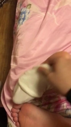 高冷女神被同班小伙多次套路MJ丝袜 道具 制服各种玩弄 截图11