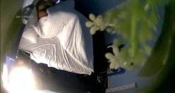 《黑客破解》小伙酒店开房强行趴光喝醉的美女同事强操了她身材还不穿 截图12