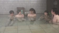 DANDY-914 「おちんちん大きくさせてごめんね」子供だから大丈夫だろうと女湯に一緒に入った甥っ子がおっぱいだらけの状況にフル勃起！慌てた叔母さんがこっそり抜いてくれました 截图13