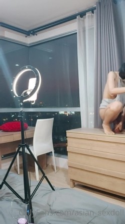 亚裔高颜小只马白人的性玩具「Asian_sexdoll」OF露脸大尺度私拍 火辣身材白虎少女极品炮架子 截图4