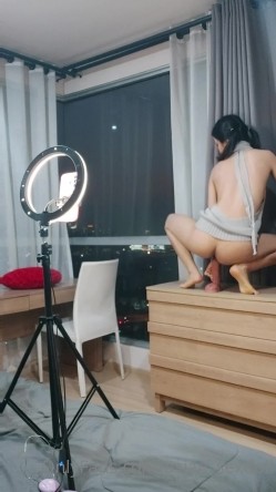 亚裔高颜小只马白人的性玩具「Asian_sexdoll」OF露脸大尺度私拍 火辣身材白虎少女极品炮架子 截图5