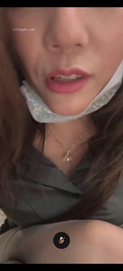 【抖音福利】性爱女王【叶娇娇】会议室性爱XO闺蜜双飞 自慰 丝袜高跟诱惑 户外口交 车震 截图9