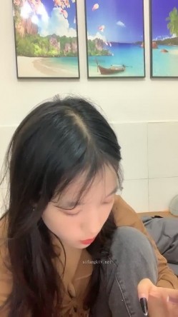 顶级校花来了【小牙刷】这么漂亮的大奶子今年看到过最好看的男人梦想的身材，完美内射！ 截图2