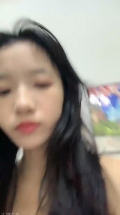 顶级校花来了【小牙刷】这么漂亮的大奶子今年看到过最好看的男人梦想的身材，完美内射！ 截图11