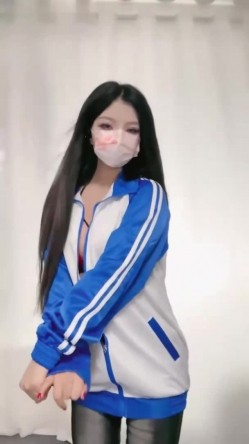 颜值少妇【杨小华】极品人妻下海卖逼，暴力掰逼展示，自扣高潮，隔壁老王都馋哭了 截图16