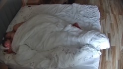 情趣酒店 邻家小美女跟男友刚睡醒就开干 男人战斗力爆表 硬生生干了一个多小时 美女也是激情狂野 截图13