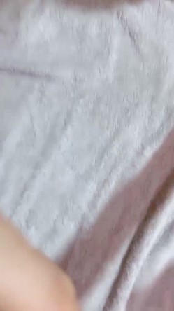 喝尿的骚女人让小哥各种玩弄，全程露脸大奶子大屁股，深喉大鸡巴，让小哥无套爆草蝴蝶骚穴，直接内射中出 截图14