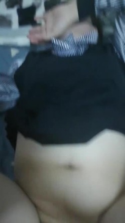 熟女的大骚逼，特有味，湿滑的阴道，肉棒躺在里面很温暖，内射子宫不怕怀孕，‘喔喔~快点快点，流出来啦哈哈’！ 截图3