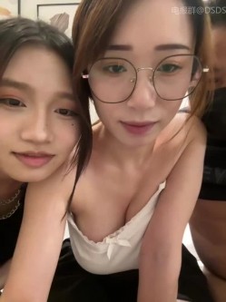 ️清纯主播【202509yoyo】表姐带着表妹下海直播、在线教口活、练习做爱姿势 截图2