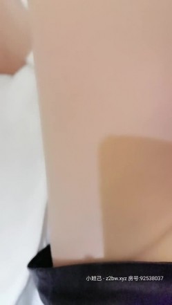 美乳骚妇天天操【爱穿丝袜的少妇】爆裂灰丝小骚货约操羞涩粉丝男 多姿势爆操最后口爆吞精射了好多 截图1