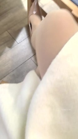 户外露出达人【御姐爱深喉】丝袜裸空从商场到图书馆再到超市裸空太牛逼了强烈推荐！ 截图5