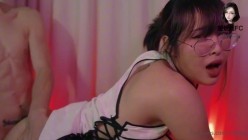 ️某股份公司小前台，眼镜反差美女【媛媛超FC】门槛福利，各种露脸性爱，女上位腰部扭的特别有力 截图8