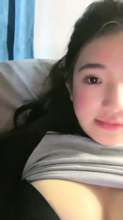 重磅！G奶校花下海~纯到爆炸，【大二学妹】，宿舍脱光，天然白虎馒头穴，小穴超肥，奶子又大又软 截图7