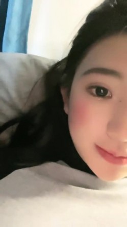 重磅！G奶校花下海~纯到爆炸，【大二学妹】，宿舍脱光，天然白虎馒头穴，小穴超肥，奶子又大又软 截图10
