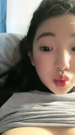 重磅！G奶校花下海~纯到爆炸，【大二学妹】，宿舍脱光，天然白虎馒头穴，小穴超肥，奶子又大又软 截图12