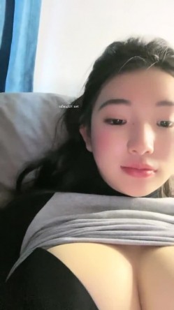 重磅！G奶校花下海~纯到爆炸，【大二学妹】，宿舍脱光，天然白虎馒头穴，小穴超肥，奶子又大又软 截图16