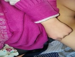 哄骗无知小妹艹B 好疼不要草了大叔，一边安慰一边草 还故意内射 截图16