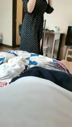【海外嫖娼】大神在国外网站上嫖妓 约好时间地点快乐赴约 公寓内品尝美艳肉体 后入白臀带感十足 截图11