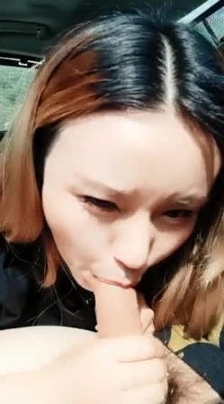 高颜值长发骚货少妇和炮友户外车上口爆 口交深喉 口活很棒 男的受不了就射在嘴里 非常精彩 截图6