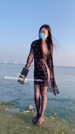 【新奇刺激女神露出】超极品反差女神『浅浅』露出界天花板 带狐狸尾巴极限户外公众场所露出 性感女神极限反差 截图11
