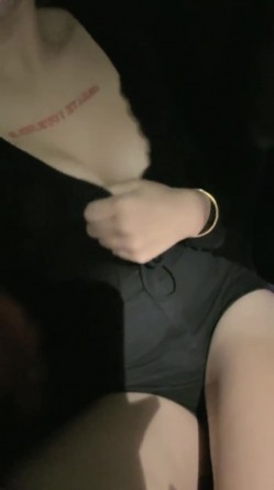 兼职援交的那几天，极品女大学生，【柔柔早点睡】，深夜约土豪哥，豪车停路边车震，酒店内再来一炮，蜜桃臀白又大，真美真刺激 截图1