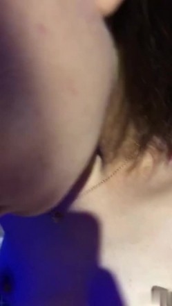 熟女控~阿姨发骚淫语不断，‘用力点嘛，我快受不了啦，骚逼好痒，好想跟你在一起，我就喜欢被你艹，你知道吗’，听得我都受不了哦！ 截图13