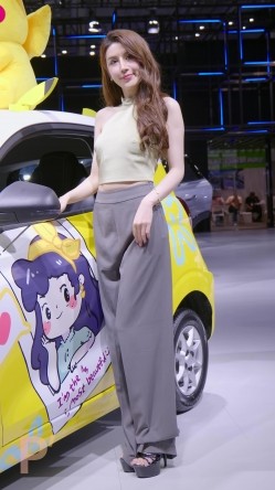 车展短裙长腿性感特写 截图3