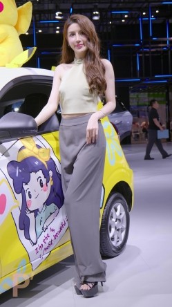 车展短裙长腿性感特写 截图5