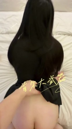 顶级大神【首尔大武器】3月最新约啪九位极品美女 截图15