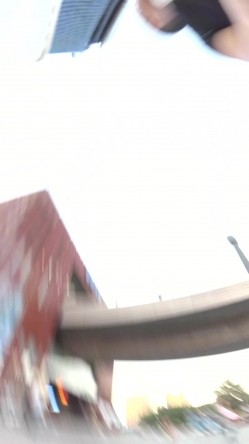 北京地铁商圈CD系列2，掀裙被小姐姐发现差点被打手，大神不怕还继续拍 截图7