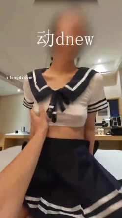 顶级淫妻博主，【DDNEW】，跟单男前后夹击骚老婆，不得不说，真的骚户外露出 截图11