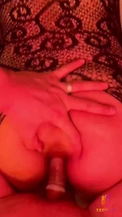 顶级调教大佬〖教父〗约炮 调教 超多身材一级棒的极品女神 美乳丰臀 肆意蹂躏 渔网丝袜后入插入 截图1