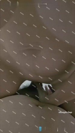超顶级淫妻，【圈圈】，最新付费私拍，本期直接露脸，和粉丝车震，约单男大学生3P，好刺激 截图4
