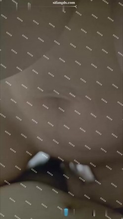 超顶级淫妻，【圈圈】，最新付费私拍，本期直接露脸，和粉丝车震，约单男大学生3P，好刺激 截图5