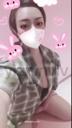 【极品骚货性爱流出】推特女神『大婊姐』深情解说每一个淫乱不堪的故事:当着老公面被他朋友无套插入的三人大战 截图13