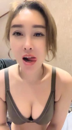 坐标魔都，淫荡的姐妹花，【少妇可同城可空降】，极品美少妇拉闺蜜下海，2女服侍一男，哪个男人忍得了，逼逼都要被干肿了 截图15