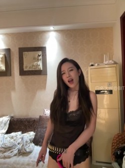 新晋主播【Manson13333】高颜值极品御姐主播！制服丝袜、自慰裸舞撩人心弦 截图9