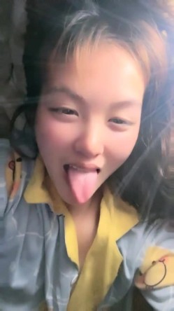极品人妻！【果味果冻】男人熟睡后，偷偷播脱光光，相当哇塞，牛逼，也不怕老公醒来揍她，刺激 截图1