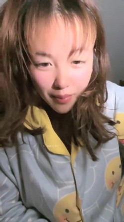 极品人妻！【果味果冻】男人熟睡后，偷偷播脱光光，相当哇塞，牛逼，也不怕老公醒来揍她，刺激 截图13