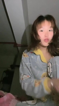 极品人妻！【果味果冻】男人熟睡后，偷偷播脱光光，相当哇塞，牛逼，也不怕老公醒来揍她，刺激 截图14