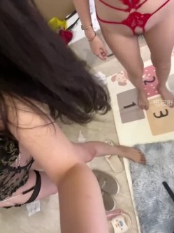 ️极品女同姐妹花【pupu】身材非常极品的黑丝女同磨豆腐互插舔逼 截图10