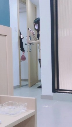 超顶级绿帽博主，【暖暖小淫妻】上，看老婆被各单男干，这么极品的老婆太少见了 截图11
