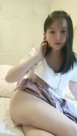 高颜值长相清纯妹子【怡洋小师妹】露奶跳蛋自慰，掰开逼逼近距离特写 截图4
