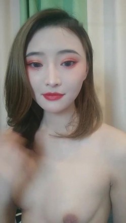 高颜值苗条白虎妹子双人啪啪 沙发上后入猛操搞完再用按摩器震动逼逼 截图4