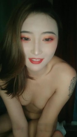 高颜值苗条白虎妹子双人啪啪 沙发上后入猛操搞完再用按摩器震动逼逼 截图13