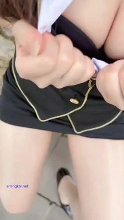 快手颜值骚少妇【文嫂夫人】黑丝假屌自慰，淫语调教，户外露出，户外自慰 截图5